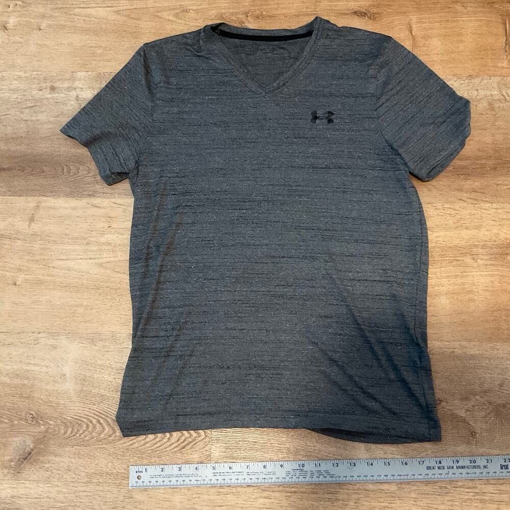 Under Armour Medium Mens Shirt